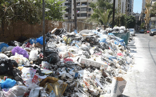 النبطية تنتظر
فتح مكبّ شوكين
... وكفررمان تعتصم