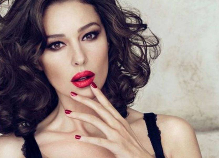 هل تتزوج مونيكا بيلوتشي شاباً عمره 20 عاماً فقط؟