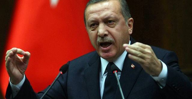 إردوغان: الجيش التركي قد يخضع لسلطة وزارة الدفاع