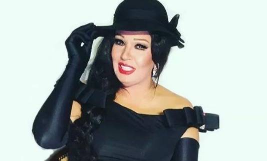 بالصورة فيفي عبده بنظّارات غريبة.. أحدهم شبّهها بـطه حسين!
