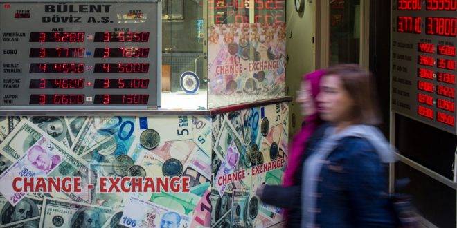 سندات تركيا تواصل الانخفاض وقفزة في تكلفة التأمين على الديون
