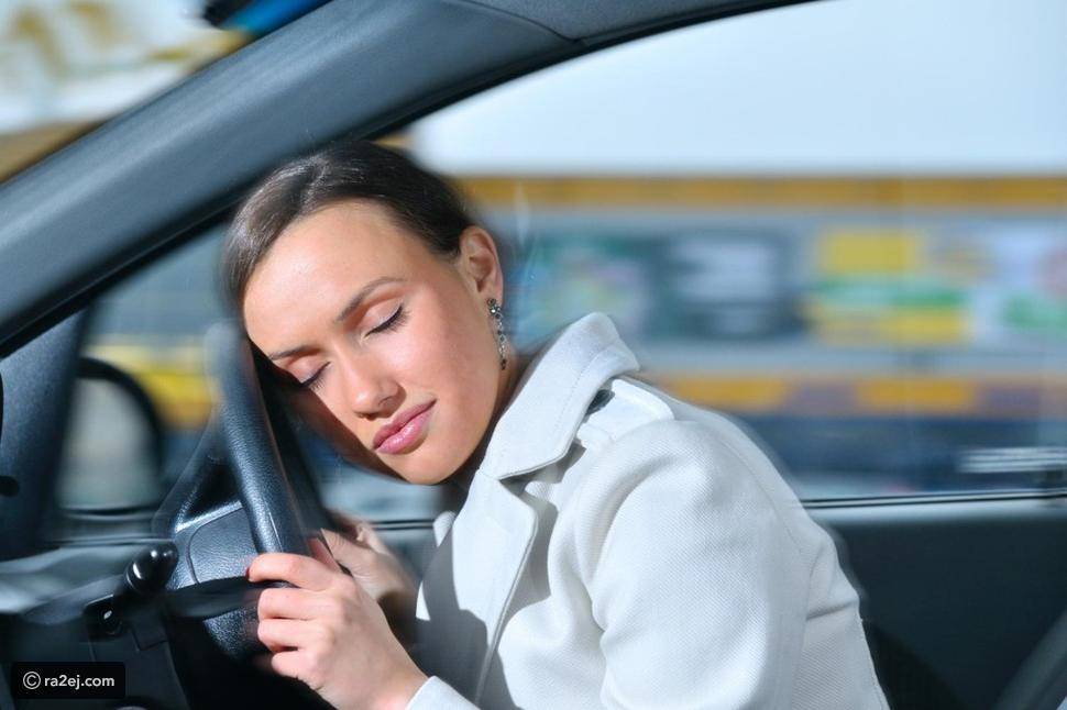 تشعر بالنعاس أثناء القيادة؟ إليك السبب