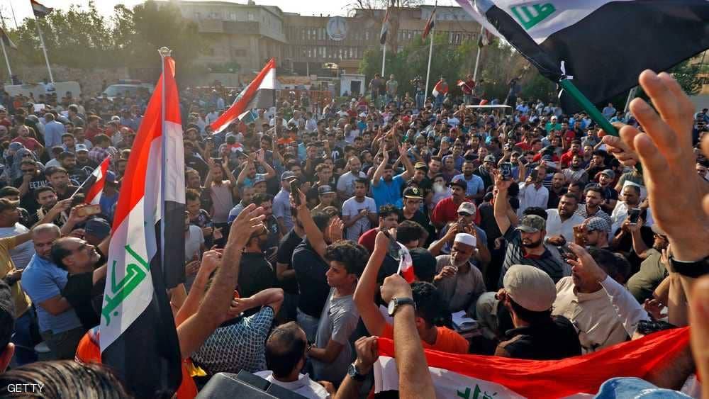 الحكومة العراقية تتهم "مندسين" بافتعال العنف