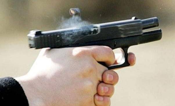 إشكال كاد يقتل شخصاً والسبب.. "علاقة نسائية"