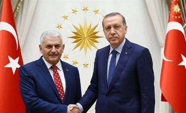 يلدريم يسلم ختم رئاسة الوزراء إلى أردوغان
