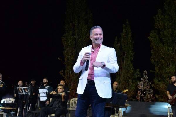 نقولا الأسطا يشعل ليل زحلة في مهرجان الكرمة