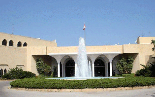 التوافق بين عون والحريري ثابت ولحكومة لا يتحكم اي طرف بقرارها