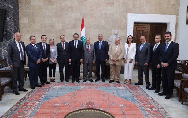 التقى نقابة مُستوردي المواد الغذائىّة والمشروبات
عون : لا إمكانيّة لإنجاز إصلاح في مُجتمع
لا يــُريـــد شعبه مُواجهة الفساد فيه