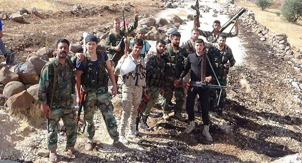 بالفيديو والصور...قائد قوات عشائر "بني عز": الآلاف من مقاتلينا ينتظرون الإشارة لاقتحام إدلب