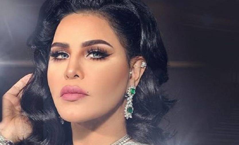 بالصورة: أحلام تشجّع منتخب فرنسا بـ"لغته".. سقطة جديدة!!!
