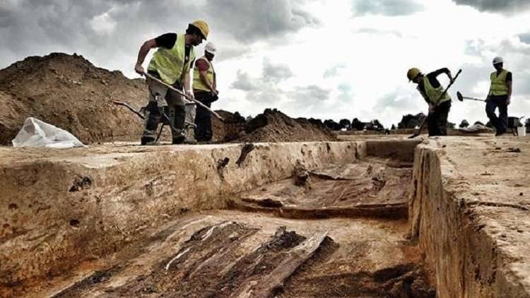 اكتشاف جثث 125 جندياً في "الجحيم على الأرض"