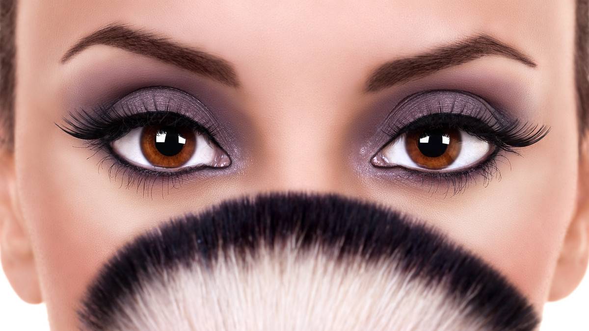 تعرّفي على الماكياج المثالي للعيون البنيّة