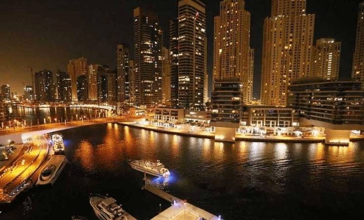 خبر سارّ.. الإمارات تعفي هؤلاء من رسوم "الفيزا"