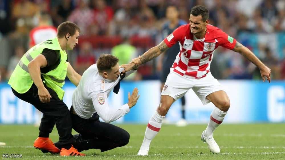 سبب "غير متوقع" وراء اقتحام ملعب "نهائي المونديال"