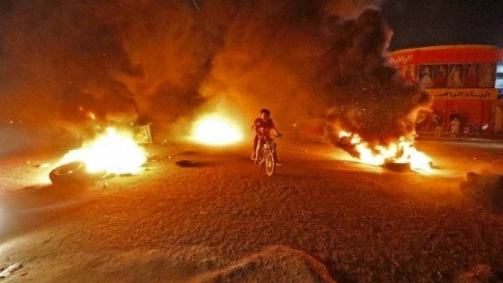 العراق استمرار الاحتجاجات لليوم الثامن وخطر انفجار كبير في الكويت والسعودية