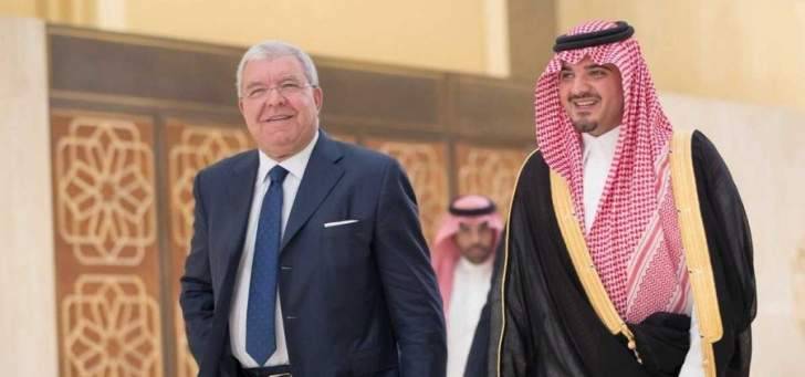 المشنوق التقى نظيره السعودي وبحثا العلاقات الثنائية