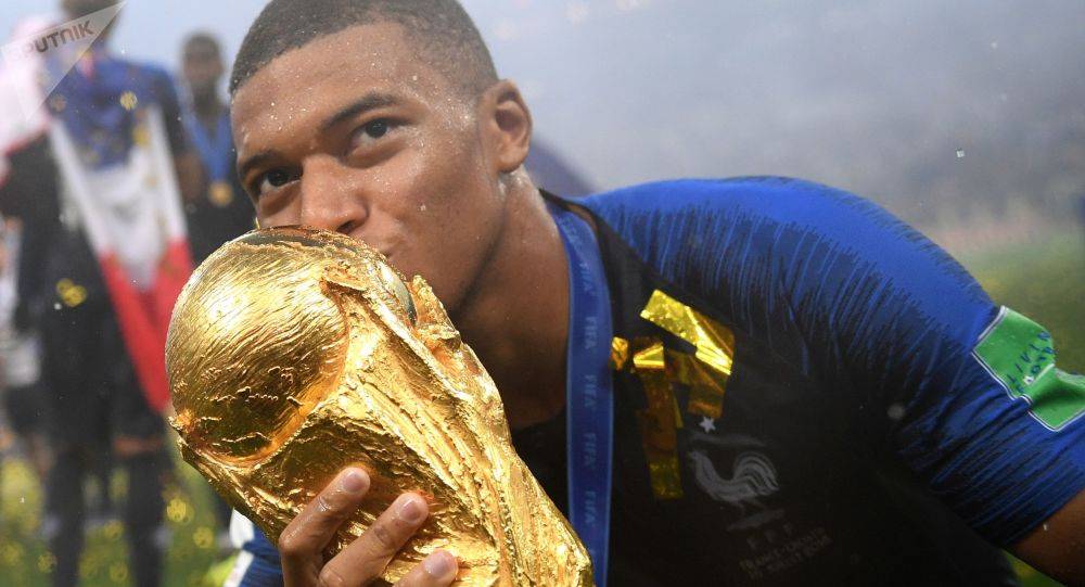 مذيع "ذا دايلي شو" يرد على السفير الغاضب من "فاز الأفارقة بكأس العالم"