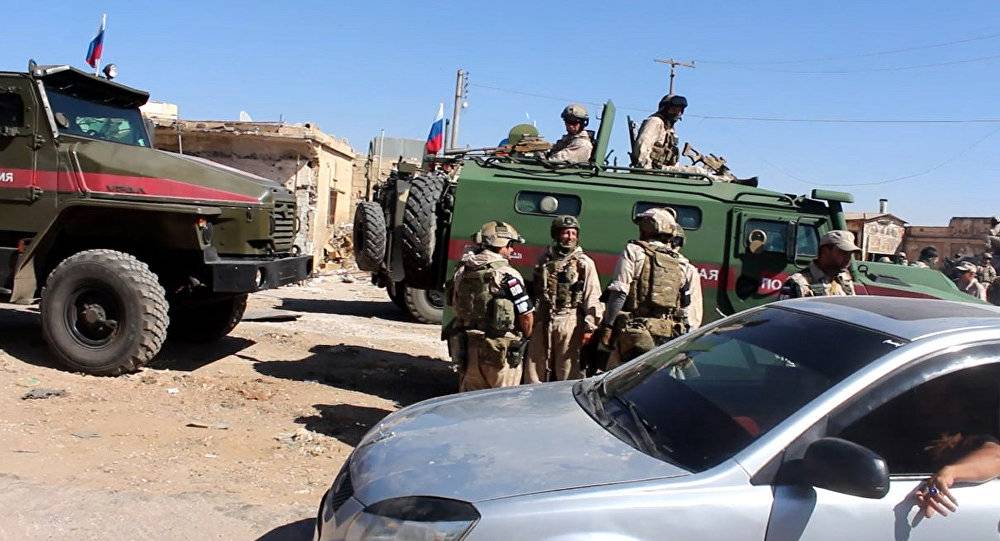 بوتين يشكر الدبلوماسيين العسكريين على جهودهم في التسوية السورية
