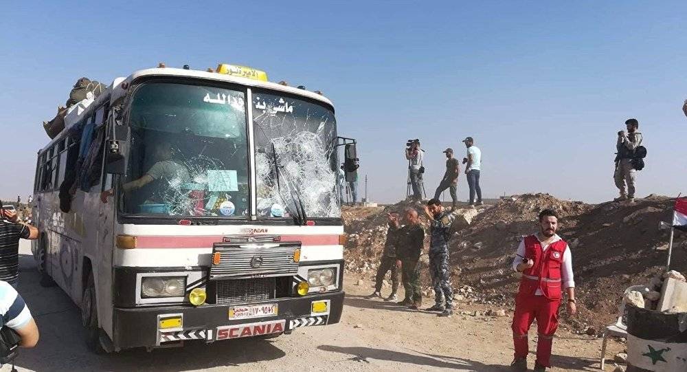 بالصور... المسلحون ينقضون اتفاق إدلب واحتجاز 850 مدنيا من أهالي كفريا والفوعة