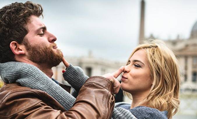 هل تبحث عن "فتاة أحلام" أصغر منك سناً؟ هذه الدراسة ستغيّر نظرتك