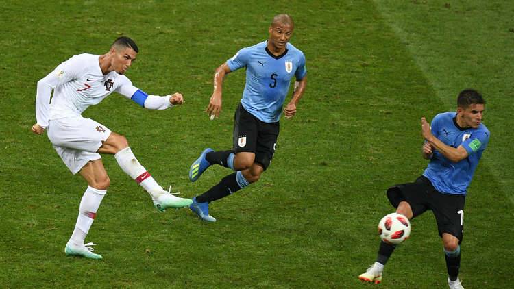 إحصائية: 870 كريستيانو رونالدو جديد و3 نيمار!