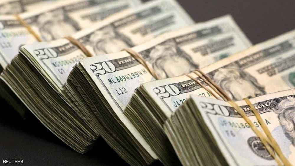 تعليقات ترامب تنزل بالدولار من أعلى مستوى في عام