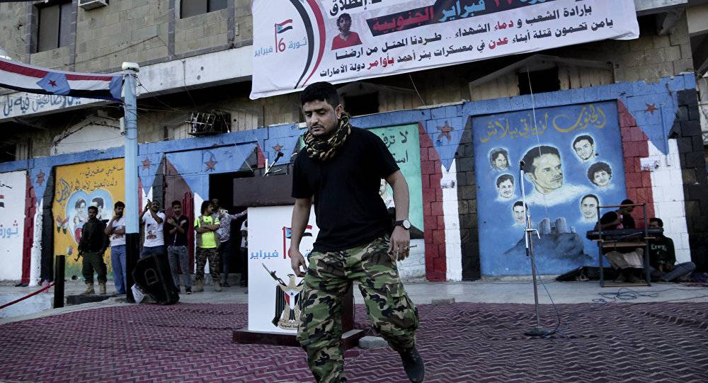 عيدروس الزبيدي: هذه حقيقة علاقة المجلس الانتقالي بالإمارات