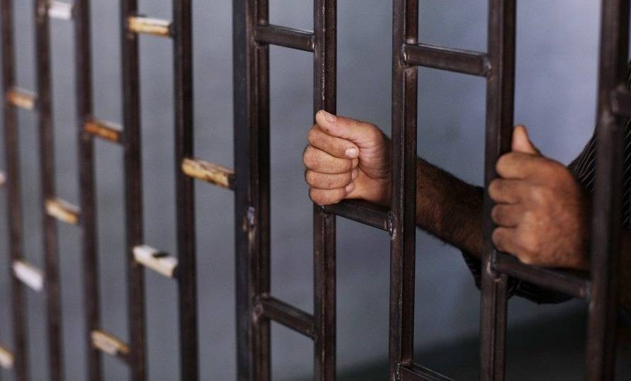بعدما تسبّب بإدخاله السجن 3 سنوات.. خرج وانتقم منه!