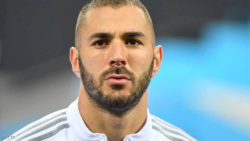 بنزيمة غاضبا: هذا مغفل آخر يتحدث عني