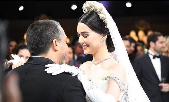 بالصور نجل تحسين خياط يدخل القفص الذهبي .. شاهدوا فستان العروس الملوكي