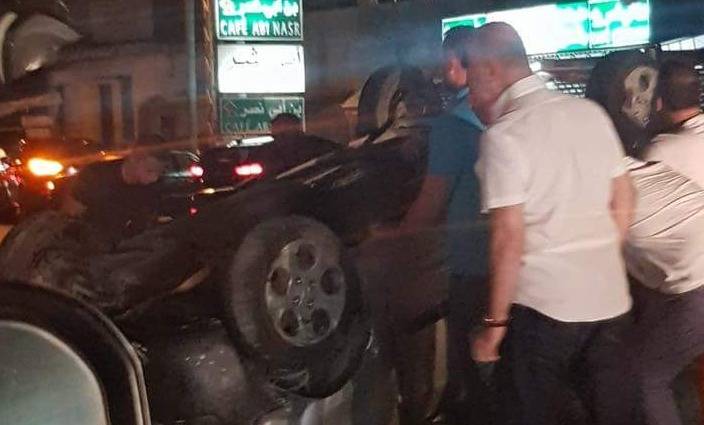 حادث على اوتوستراد حالات.. الكيا انقلبت وهذا ما حصل بمن كان بداخلها