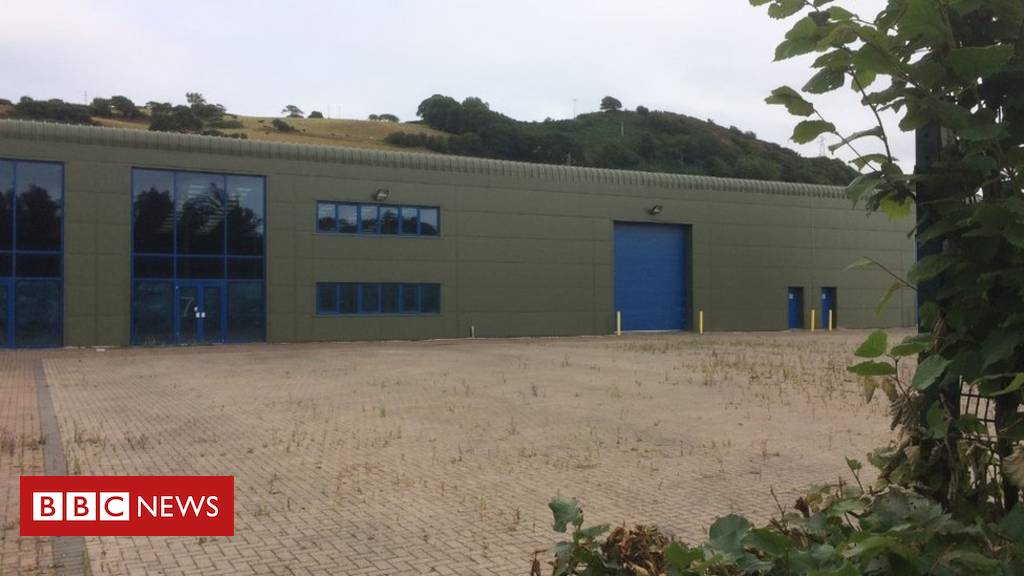 Conwy council pays £400,000 rent for unused building