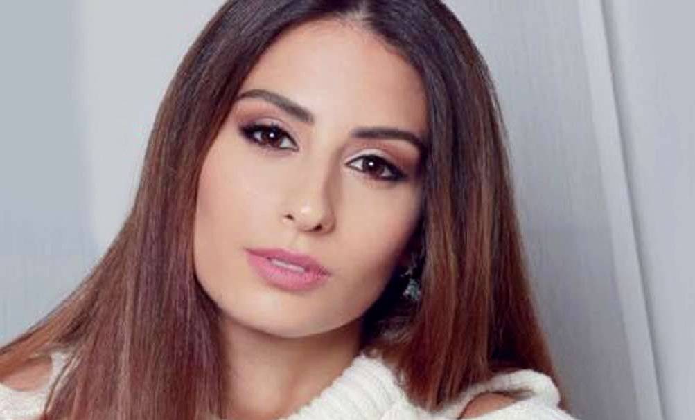 بالصورة.. باريس تجمع هبة طوجي بنجم مغربي!