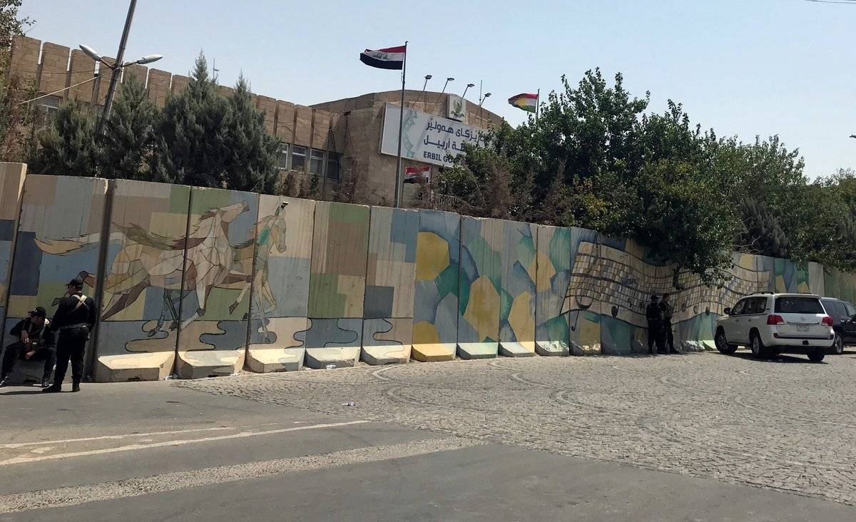 مسؤولون أمنيون: قوات الأمن تقتل المسلح الأخير في مقر محافظة أربيل