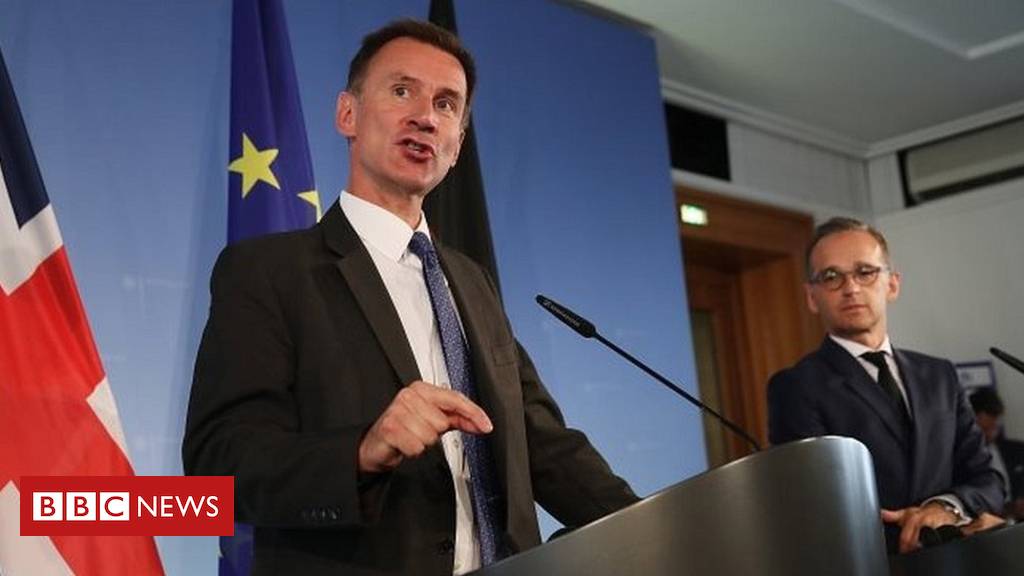 Brexit: Jeremy Hunt warns EU of 'no deal by accident