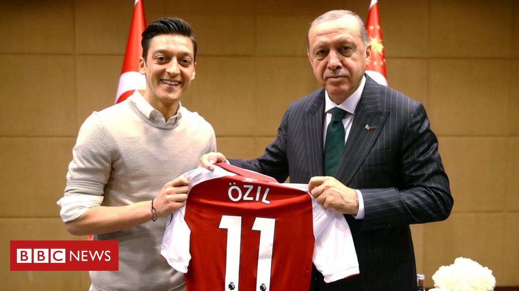 Ozil meets Erdogan and other controversial sporting photo ops