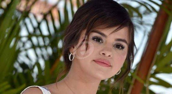 سيلينا غوميز تحتفل بعيد ميلادها مع صديقاتها على اليخت-بالصور