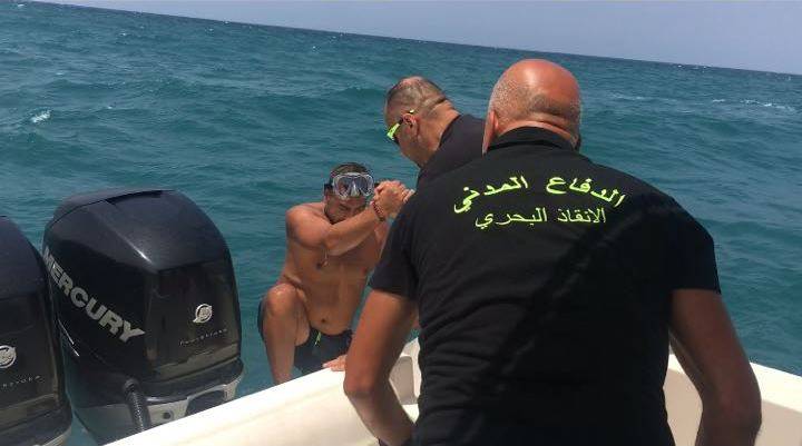 إنقاذ مواطن أثناء ممارسته رياضة الغطس مقابل شاطئ حالات
