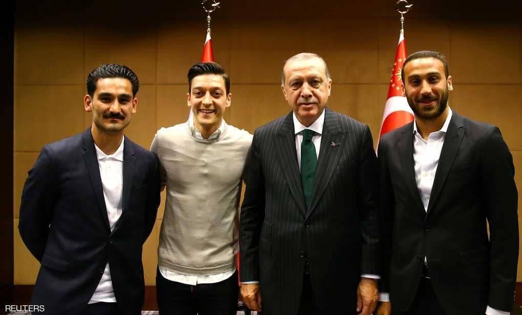 الاتحاد الألماني يردّ على أوزيل