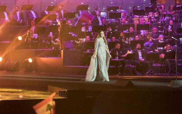 اضخم مهرجان شعبي بطلته جوليا القومية
وحضور الرئيس بري والجنوب وصور اشتعلا فرحا
