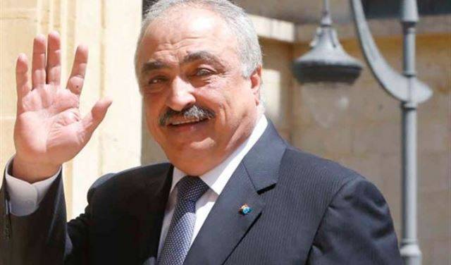 الحجار: لا أحد يستطيع سحب الثقة من الحريري