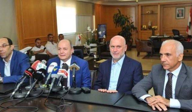 فنيانوس مشكلة المرفأ ستحل قريبا