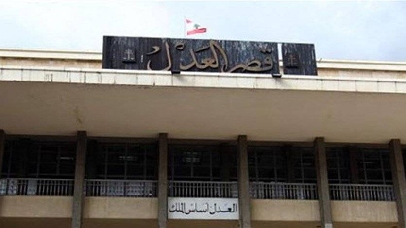 امام قصر العدل...وقفة تضامنية مع الدكتور عصام خليفة