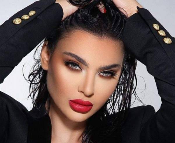 قمر تروّج لأغنيتها الجديدة بصورتها وهي عارية!