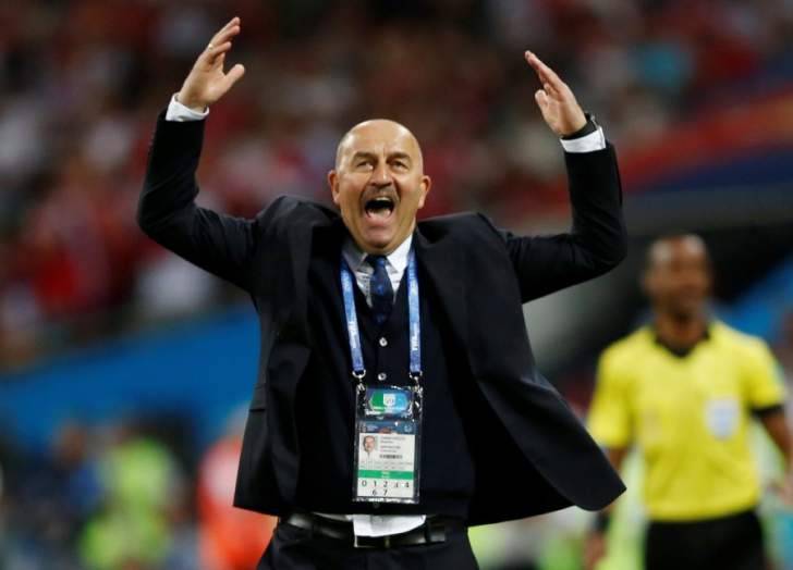 تجديد عقد مدرب منتخب روسيا