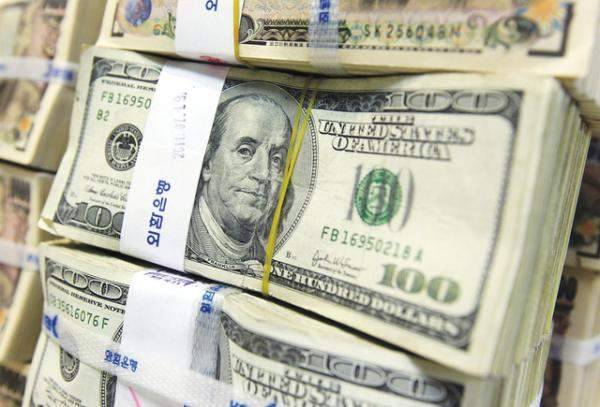 الدولار يرتفع بنحو 0.45% إلى 94.65 نقطة