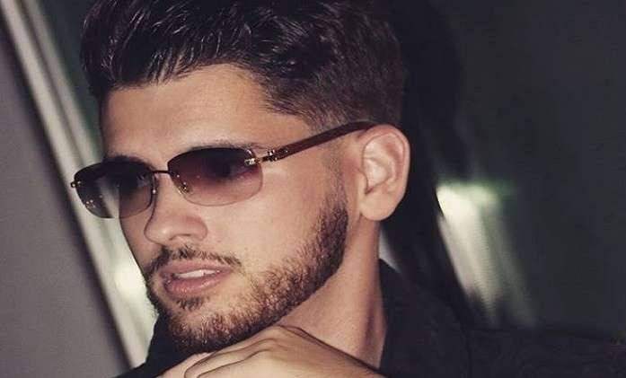عمره 21 عاما.. شاب مغمور قد يصبح أول تريليونير في العالم!