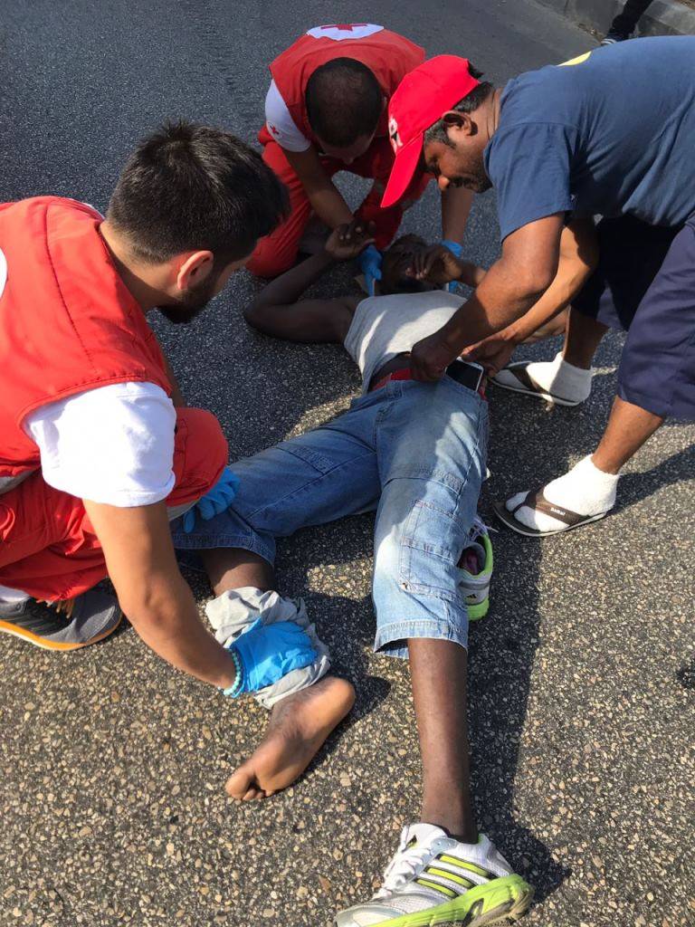 إصابة سائق دراجة في حادث سير على اوتوستراد صيدا