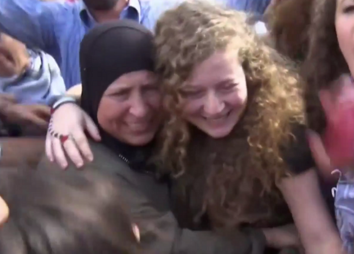 بالفيديو والصور:  أيقونة فلسطين والعرب۔۔ عهد التميمي إلى الحرية: المقاومة مستمرّة حتّى زوال الإحتلال!