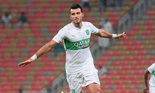 السومة يلتحق بمعسكر الأهلي في النمسا بعد انتهاء ازمة تأشيرته